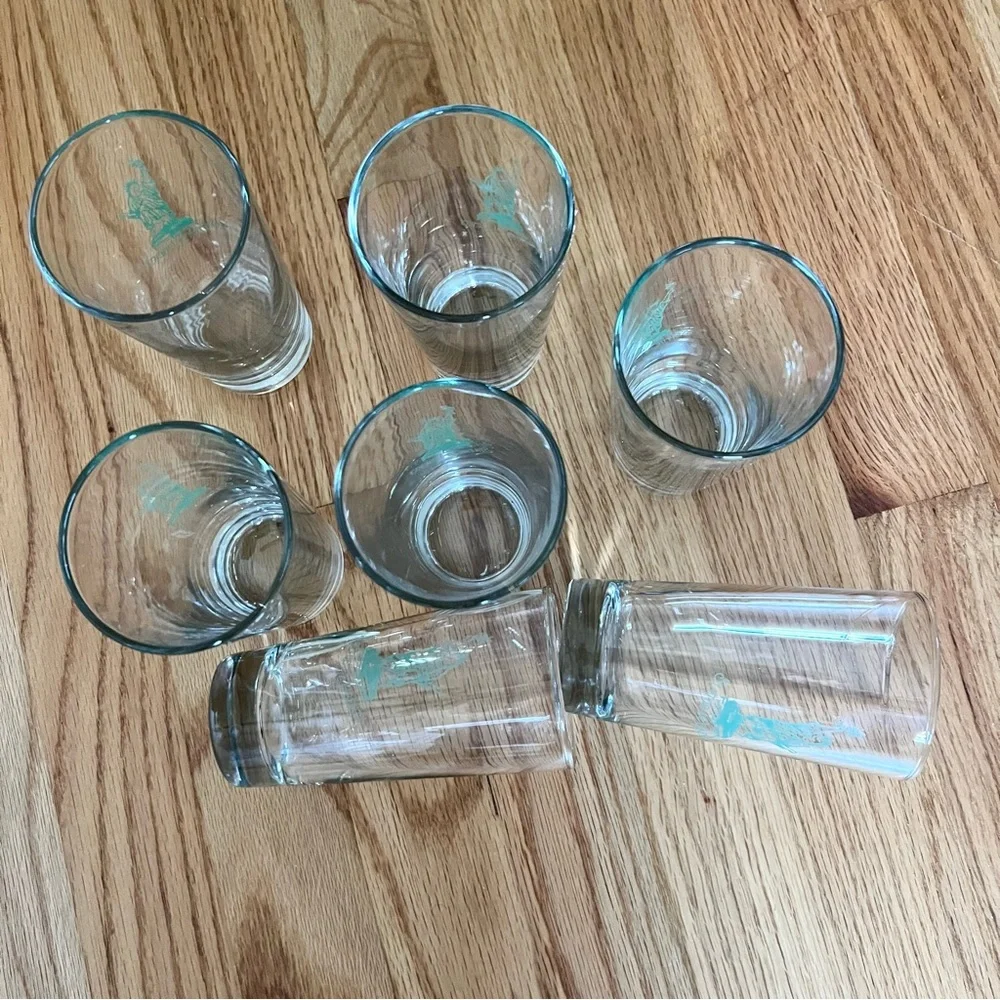 Set of Statue of Liberty glasses 7 in all and beautiful condition clear …